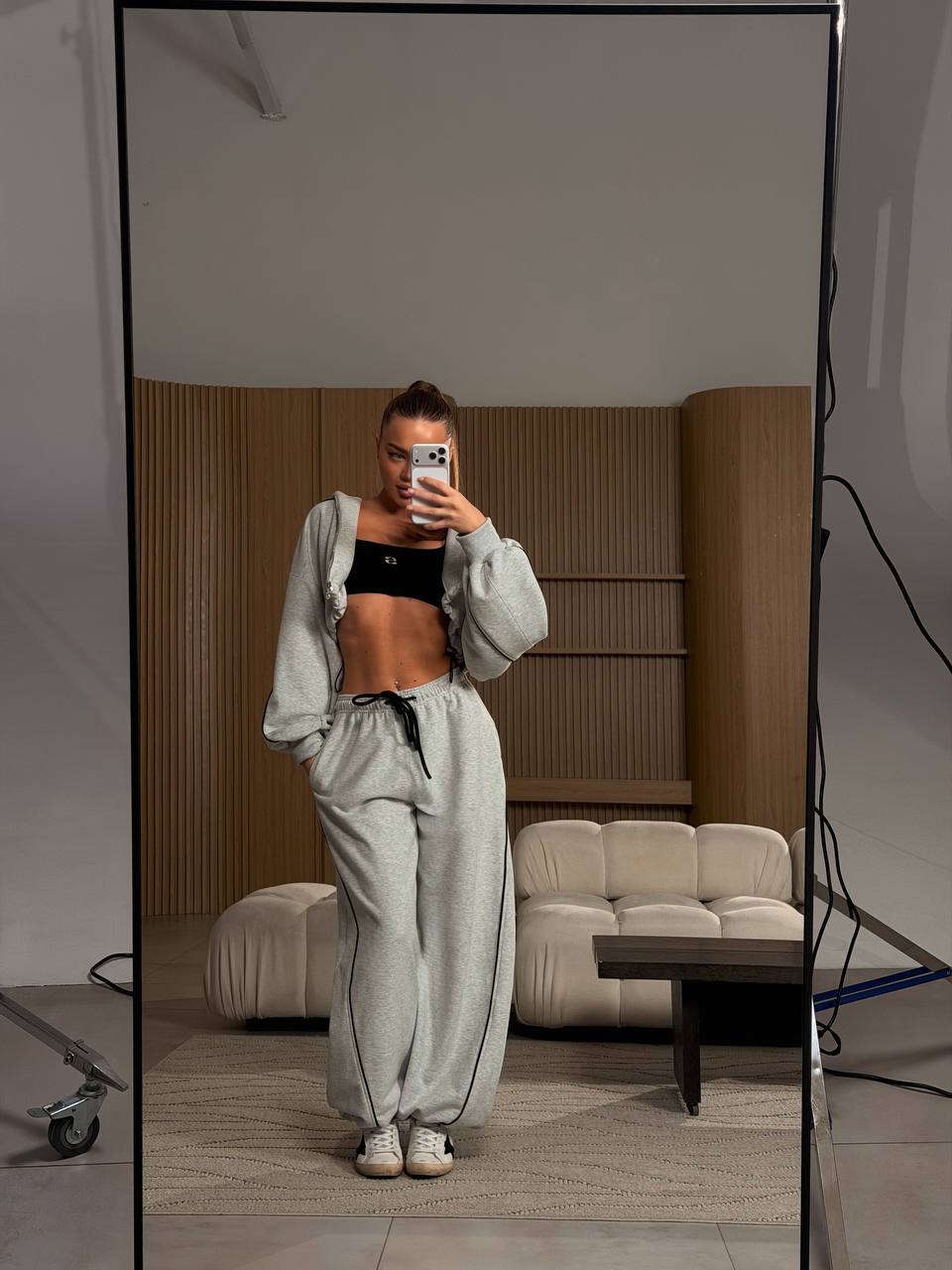 Зип - худи с декоративным кантом, серый меланж - Фото 2