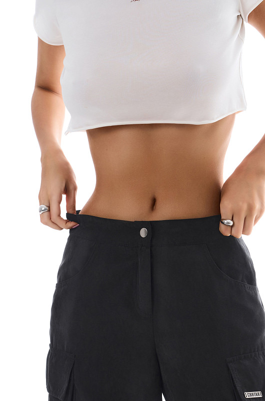 Кроп - футболка с необработанным низом, молочный - Фото 4