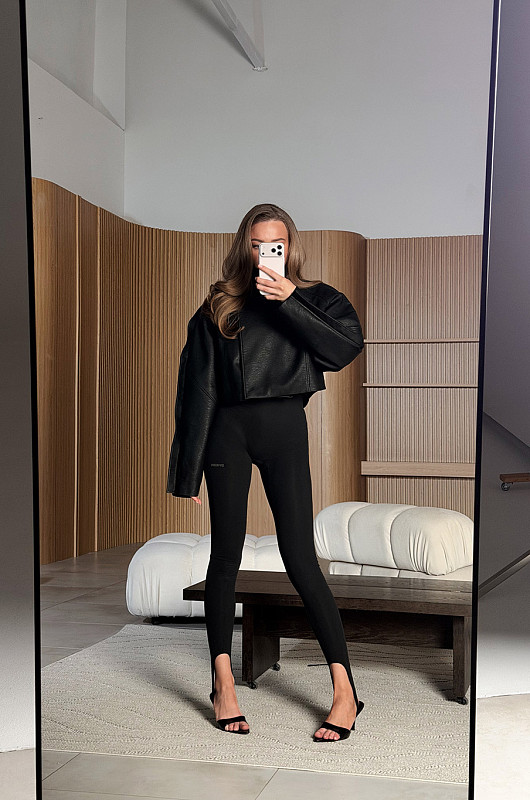 Бомбер oversize из экокожи, черный - Фото 3