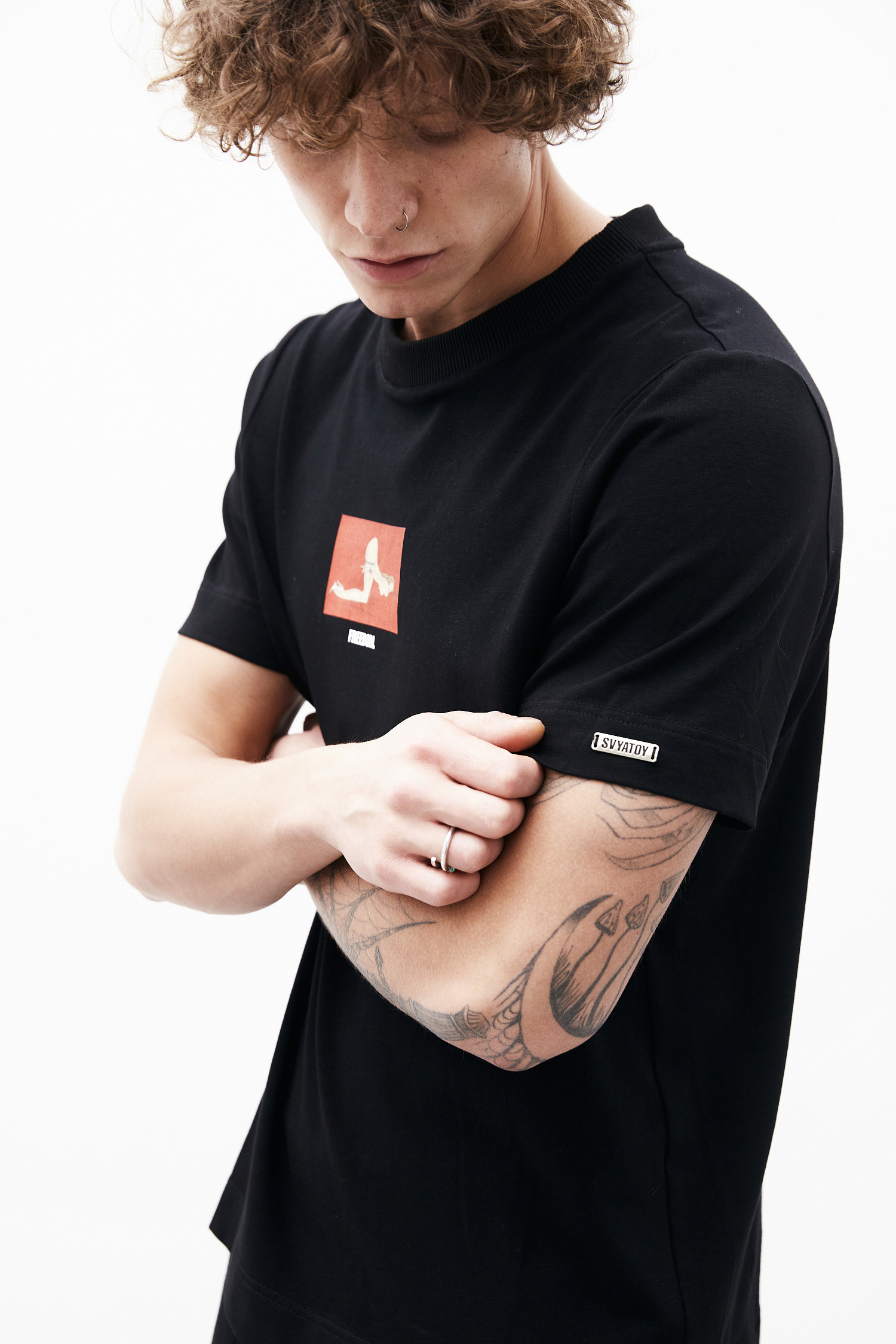 Футболка slim с иллюстрацией, черный - Фото 2