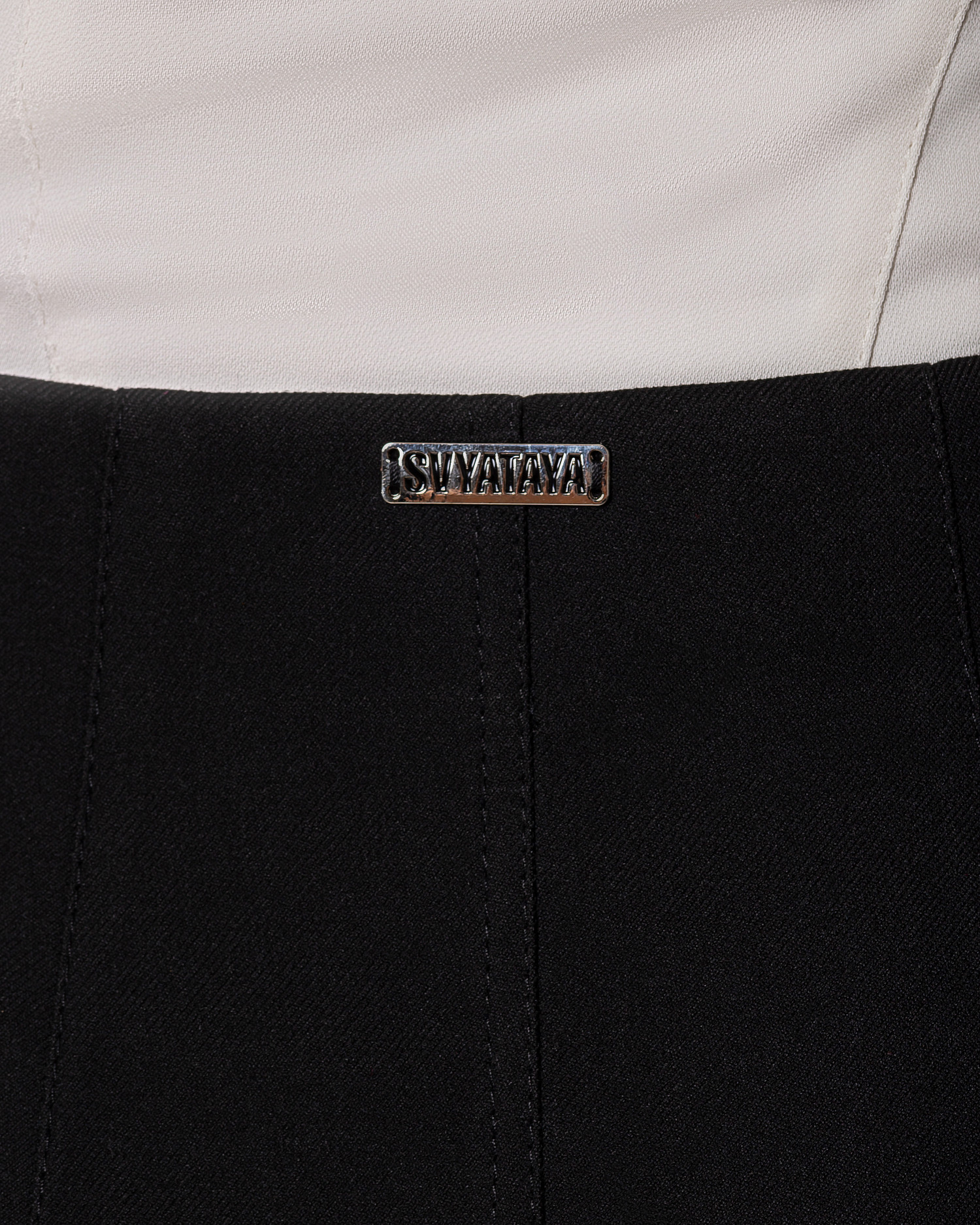 Юбка мини с рельефами, черный - Фото 5