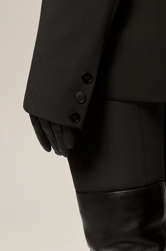 Жакет с акцентной линией бедер, черный - Фото 6