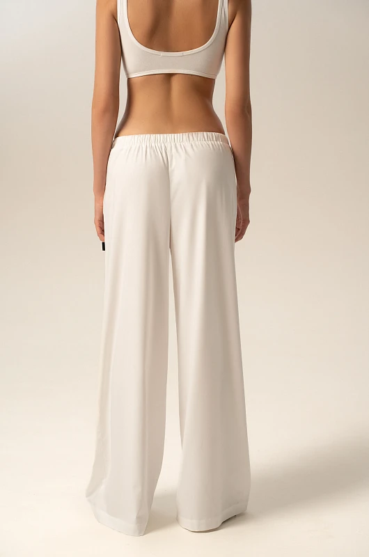 Брюки базовые со сборкой, молочный - Фото 2