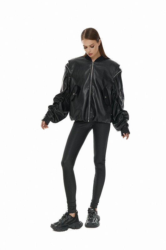 Бомбер из экокожи, черный - Фото 3