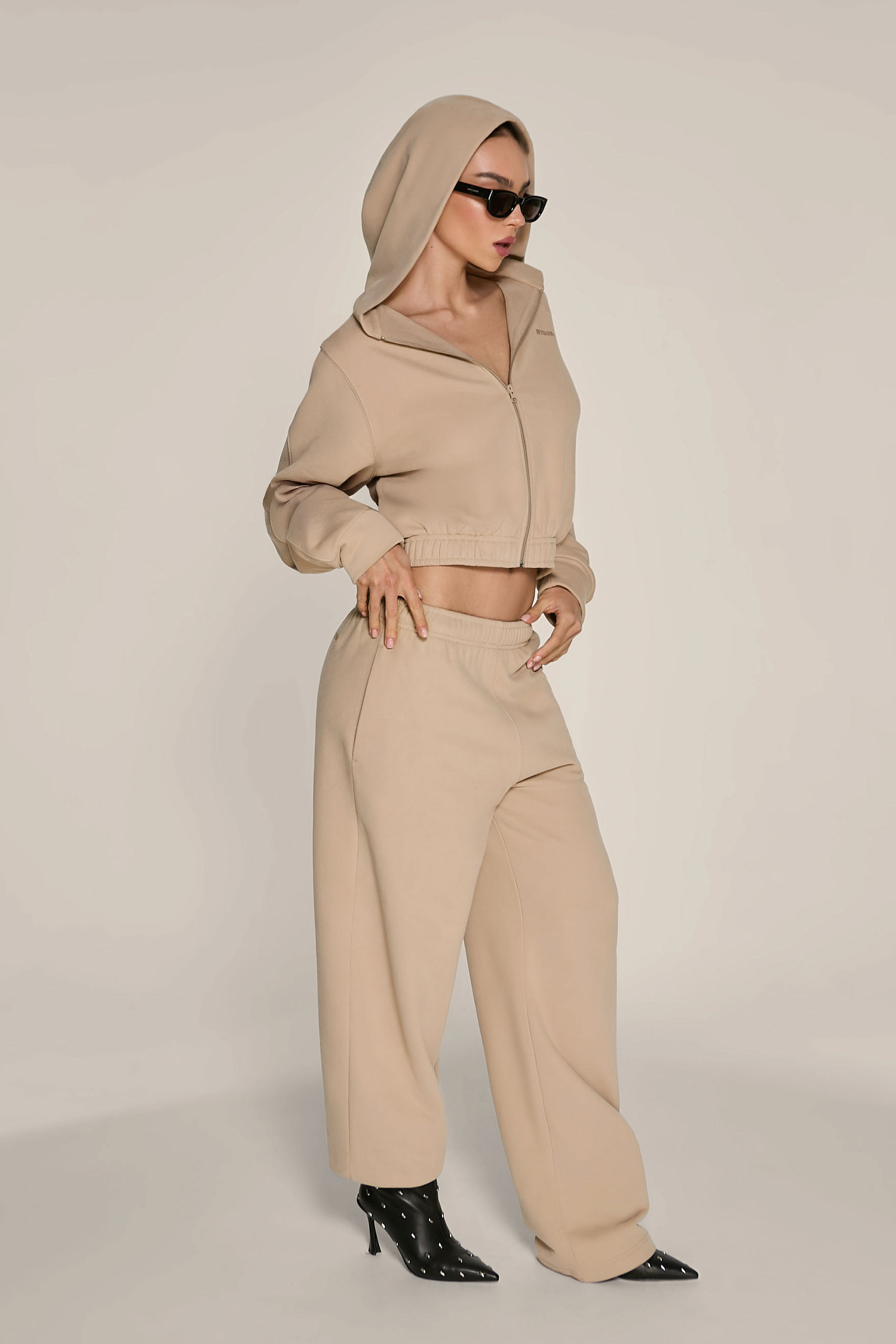 Зип - худи SVYATAYA укороченный, бежевый - Фото 6