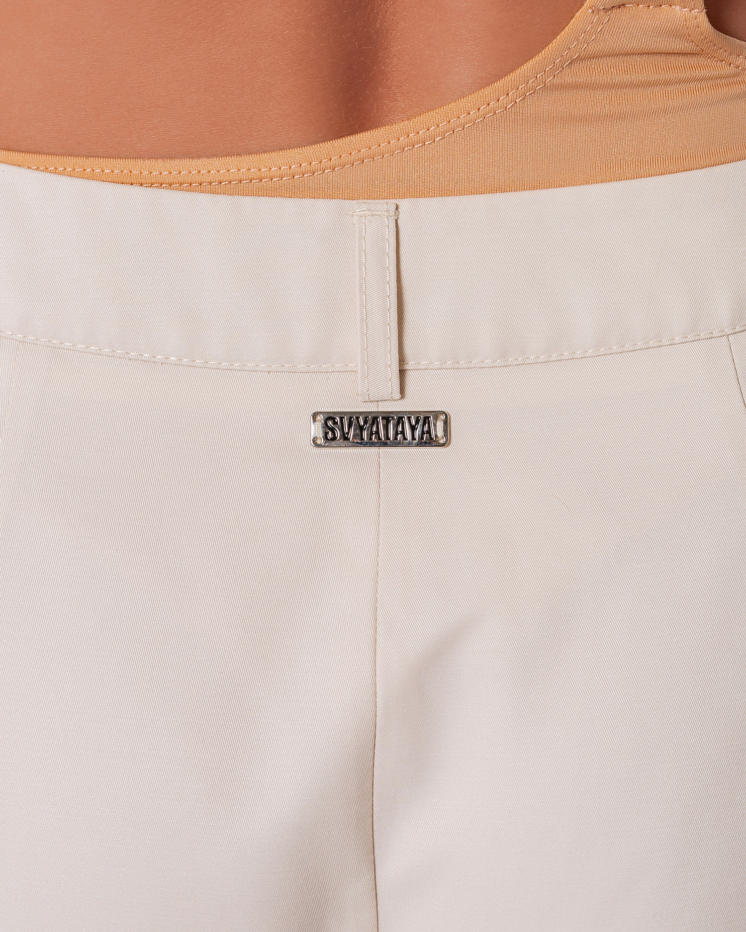 Брюки объемные с защипами, экрю - Фото 10