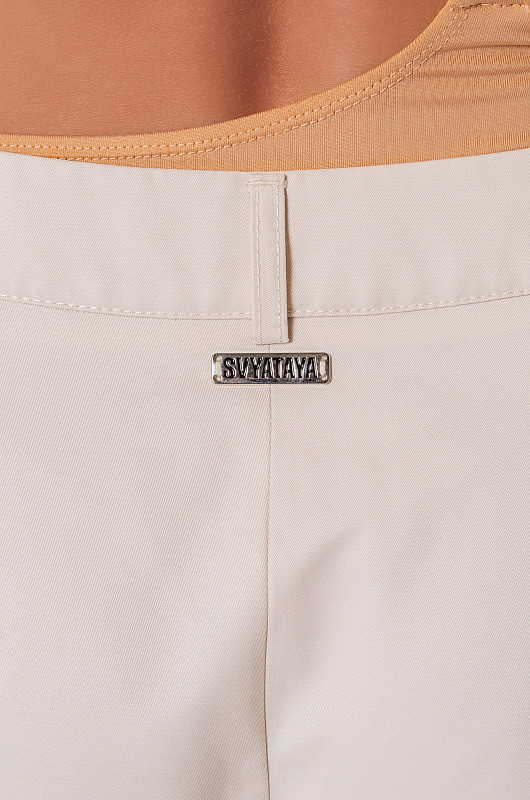 Брюки объемные с защипами, экрю - Фото 9