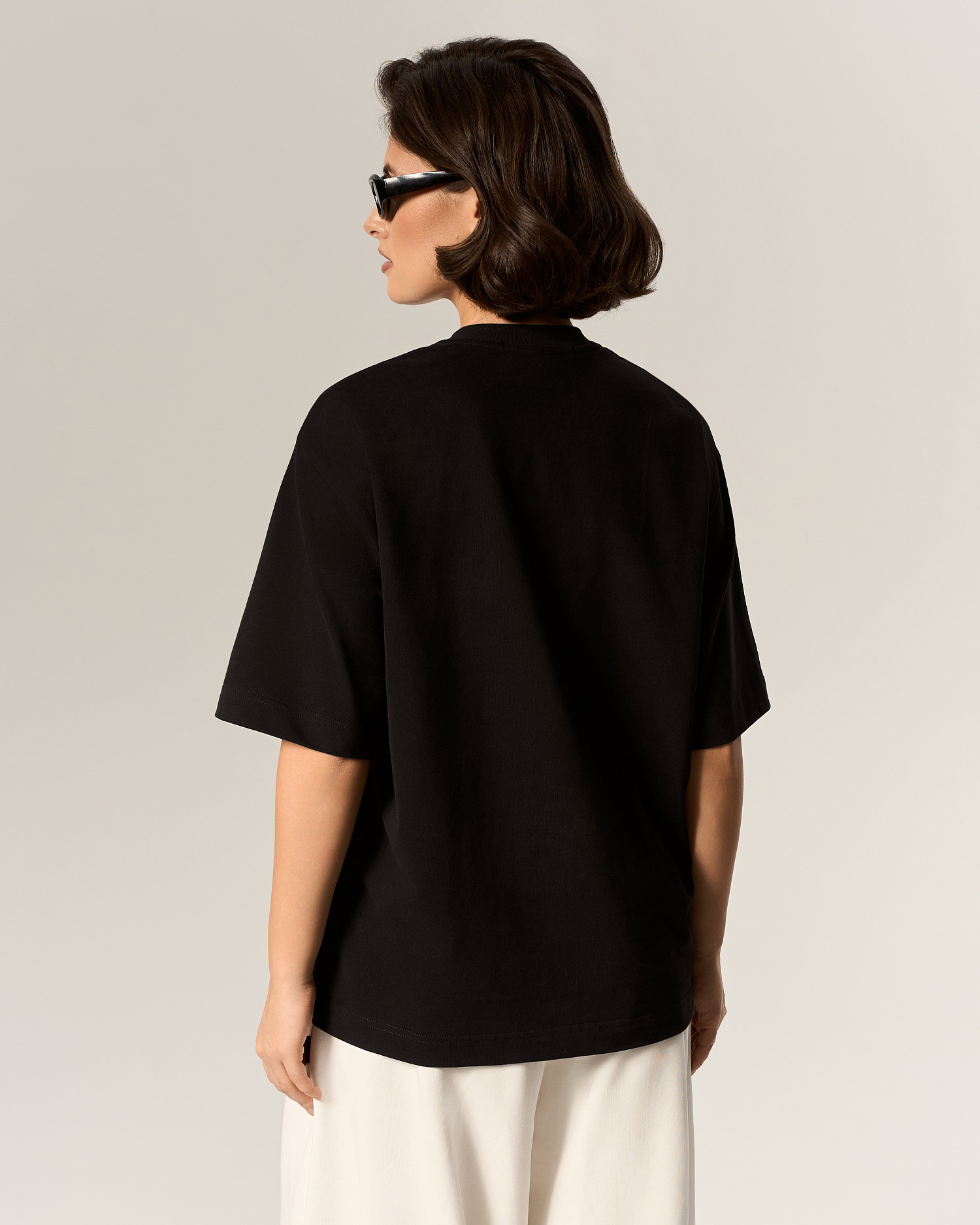 Футболка с акцентными плечами, черный - Фото 5