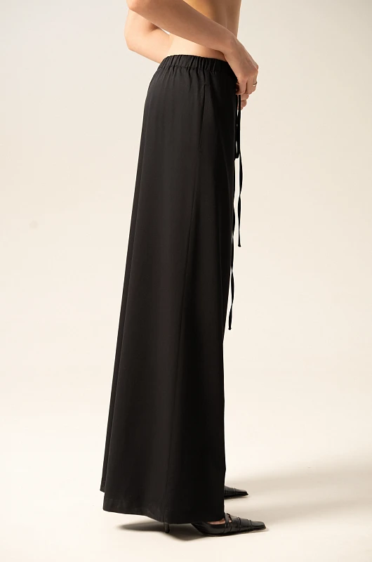 Брюки базовые со сборкой, черный - Фото 4