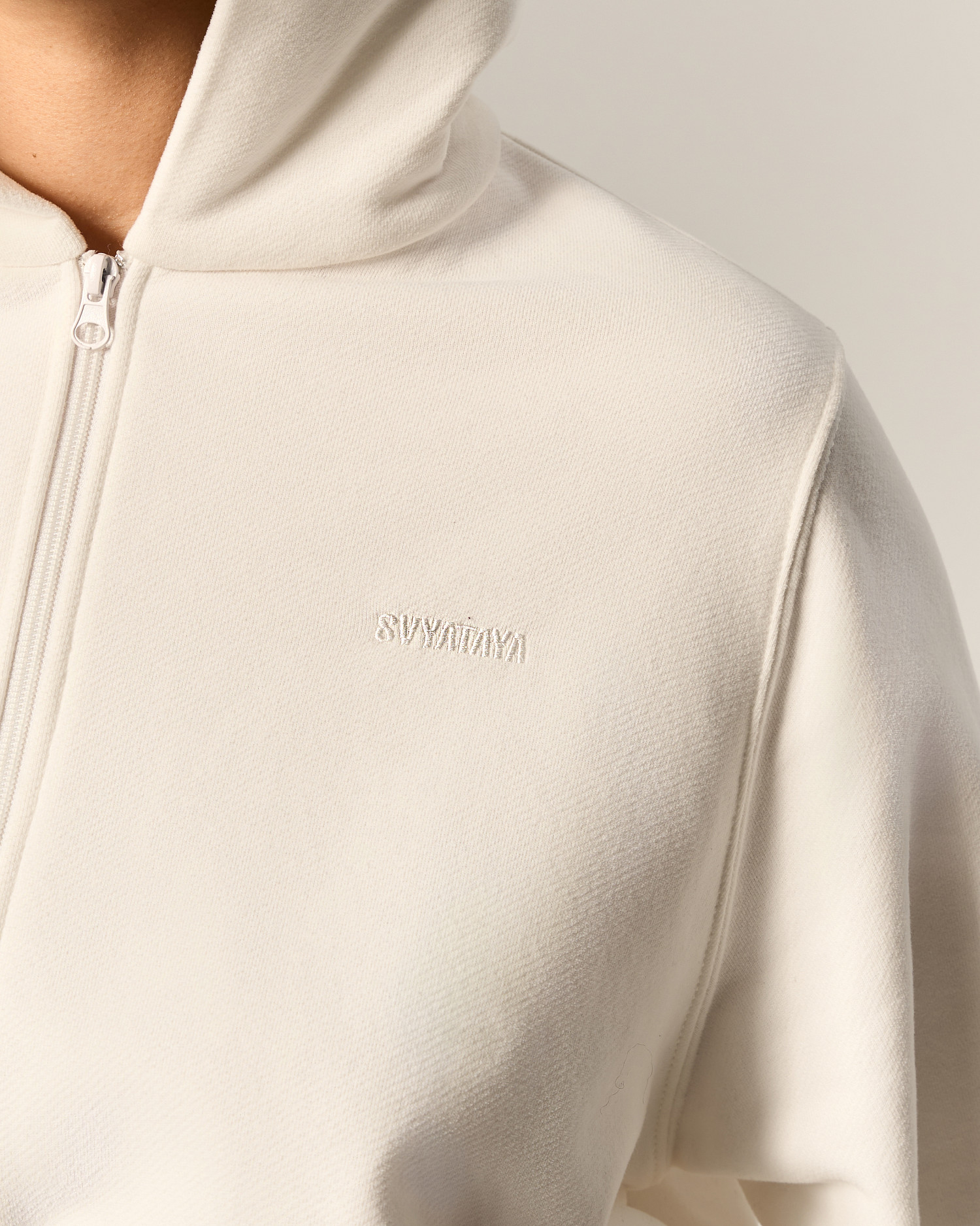 Зип - худи SVYATAYA укороченный, молочный - Фото 5
