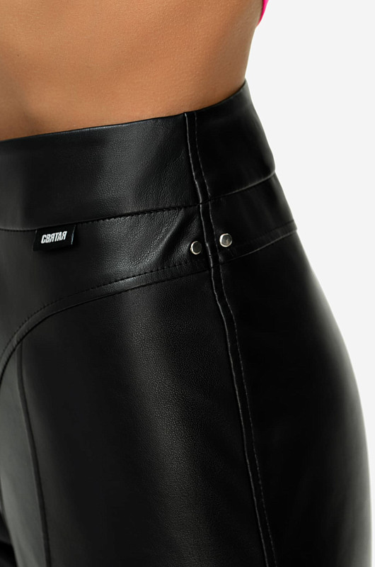 Брюки с рельефами из экокожи, черный - Фото 4