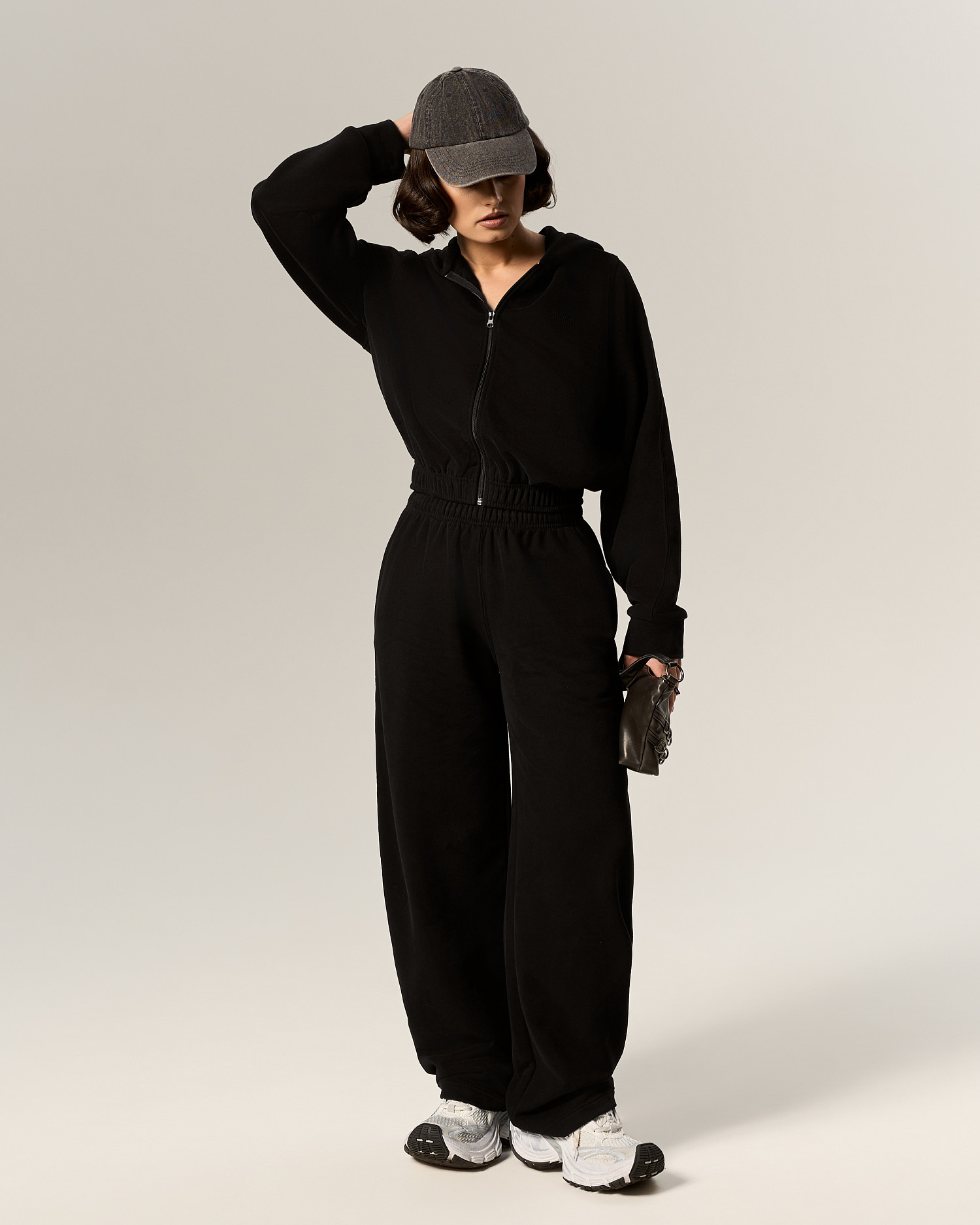 Зип - худи SVYATAYA укороченный, черный - Фото 4